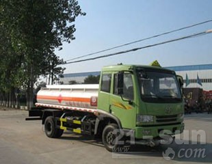 東風(fēng)CSC5080GYYC解放油罐車