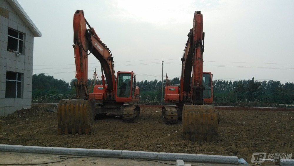 斗山DH300LC-7挖掘機斗山哼哈二將外觀圖