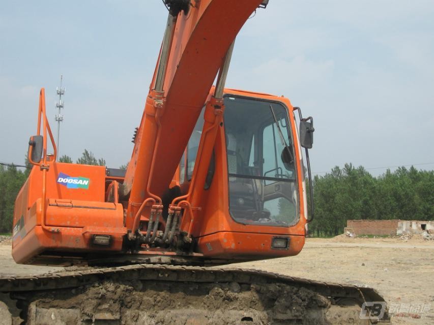 斗山DH225LC-9挖掘機斗山挖掘機外觀圖