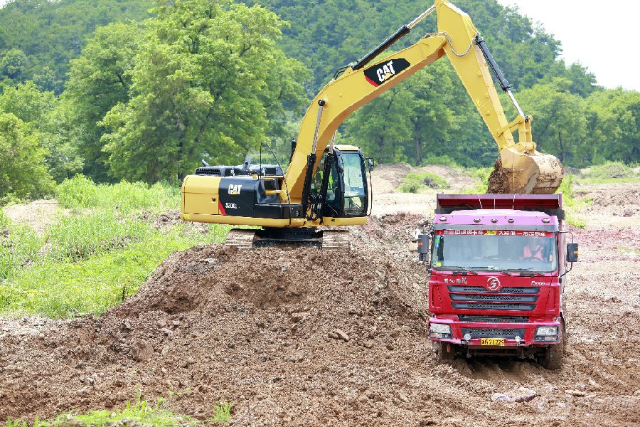 卡特彼勒320D2/D2L挖掘機