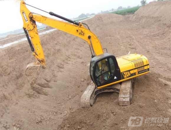 JCBJS220LC挖掘機